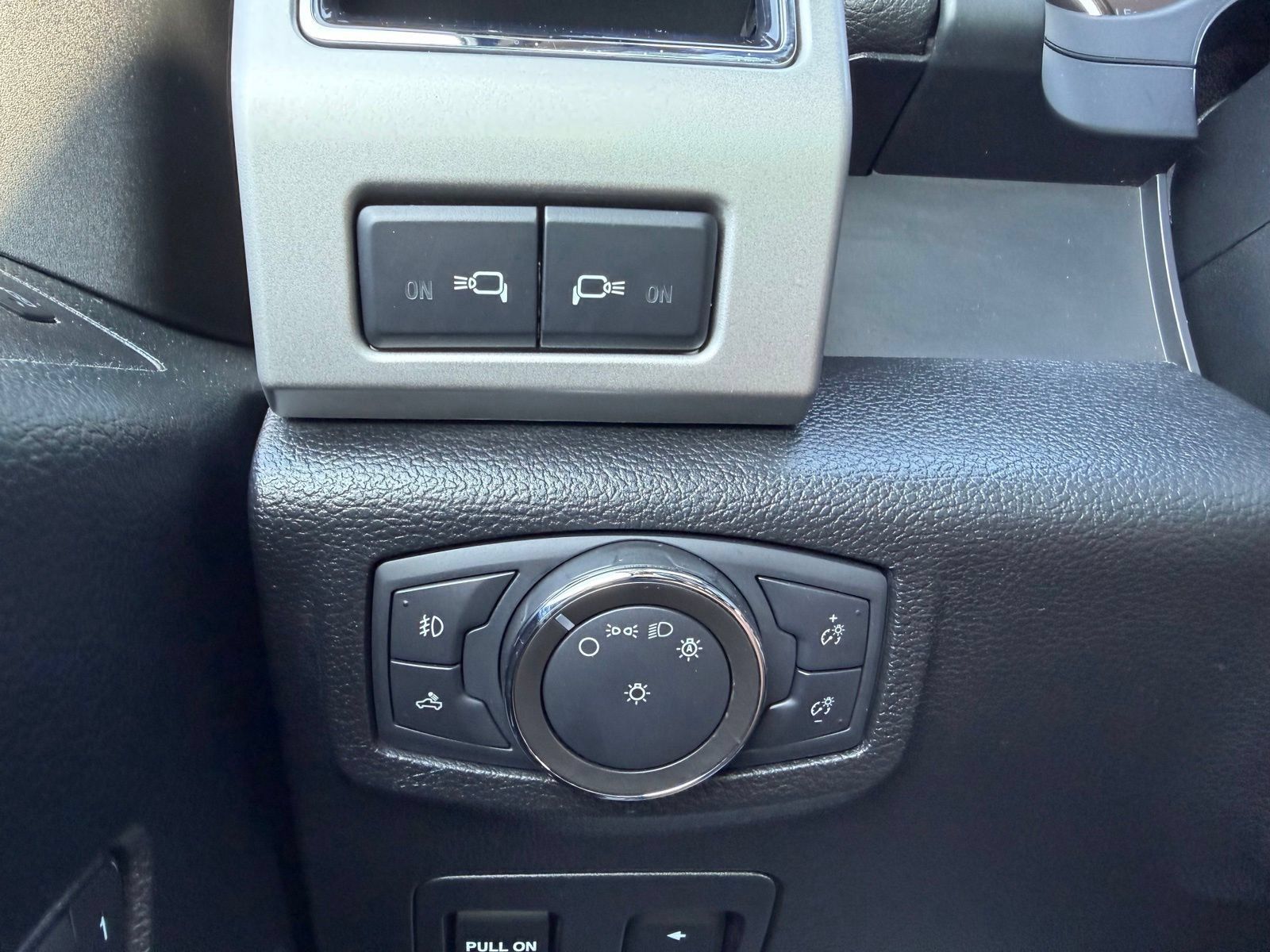 Used 2020 Ford F150 Lariat w/ Equipment Group 502A Luxury AWD/4WD image 25