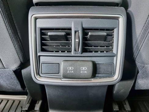 Used 2020 Subaru Forester Premium AWD/4WD image 34