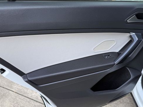 Used 2019 Volkswagen Tiguan SE w/ Panoramic Sunroof Package AWD/4WD image 21