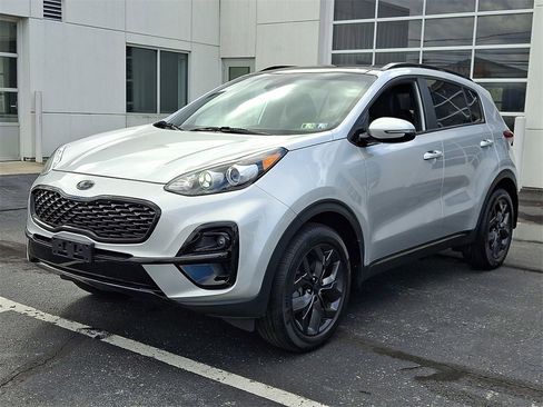 Used 2022 Kia Sportage Nightfall Edition image 6