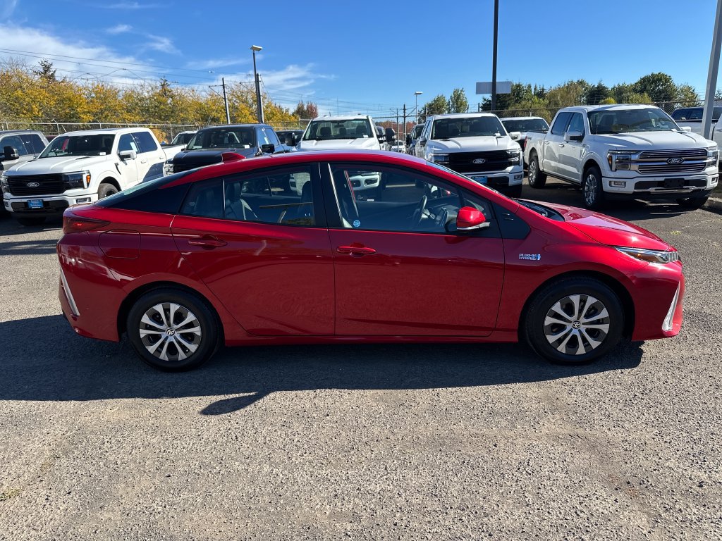 Used 2021 Toyota Prius Prime XLE FWD image 7