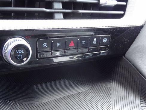 Used 2026 Ford Explorer Active AWD/4WD image 31