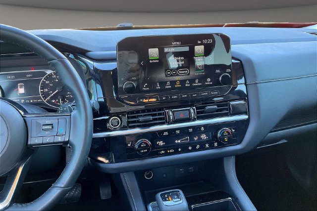 Used 2024 Nissan Pathfinder SL FWD image 6