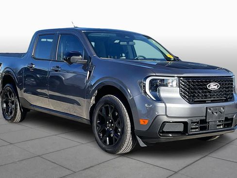 Certified 2025 Ford Maverick Lariat w/ Black Appearance Package image 2