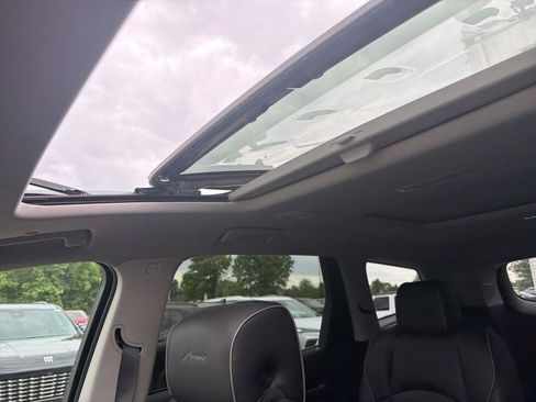 Used 2021 Buick Enclave Avenir w/ Avenir Technology Package AWD/4WD image 14