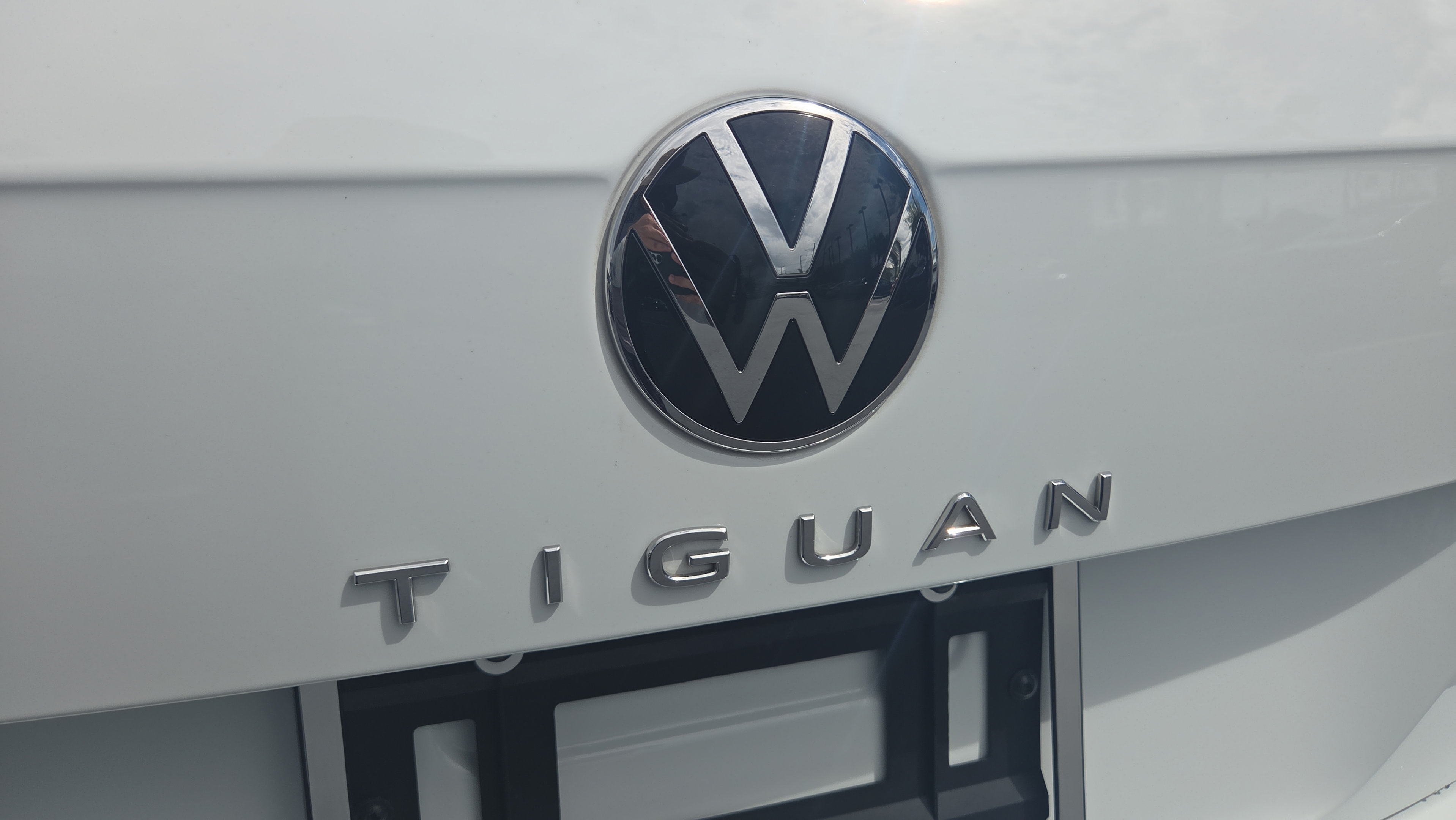 Used 2022 Volkswagen Tiguan SE FWD image 16