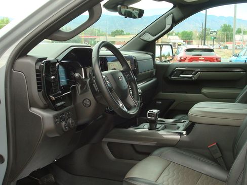 Used 2025 Chevrolet Silverado 1500 ZR2 w/ Technology Package AWD/4WD image 8