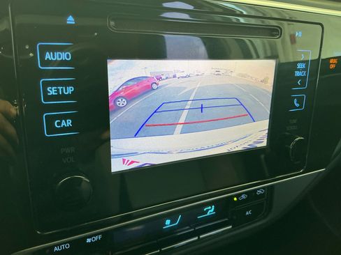 Used 2019 Toyota Corolla LE image 27