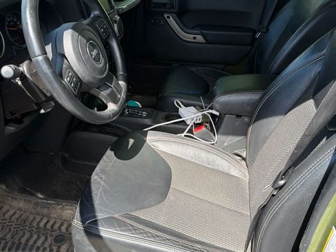 Used 2016 Jeep Wrangler Unlimited Sahara AWD/4WD image 5