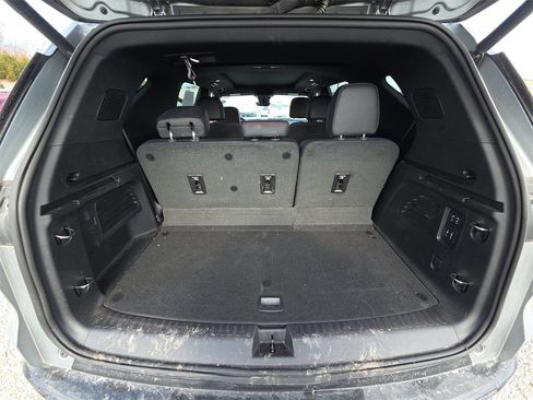 Used 2024 Chevrolet Traverse RS image 17