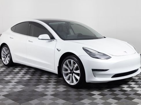 Used 2020 Tesla Model 3 Standard Range Plus RWD image 10