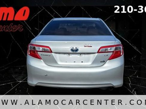 Used 2013 Toyota Camry LE image 4