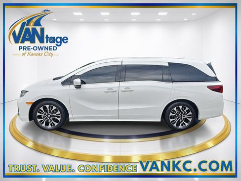 Used 2025 Honda Odyssey Elite image 10
