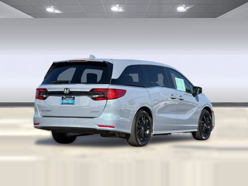 Certified 2023 Honda Odyssey Sport image 8
