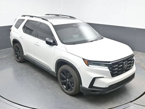 Used 2025 Honda Pilot Black Edition image 13