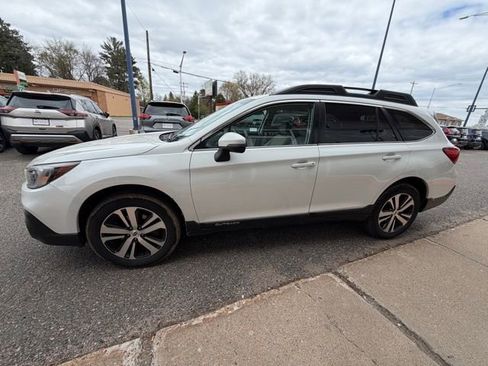 Used 2019 Subaru Outback 3.6R Limited AWD/4WD image 4