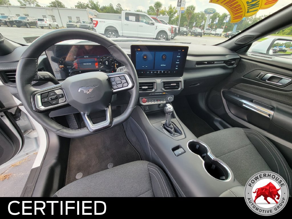 Used 2025 Ford Mustang Coupe RWD image 15