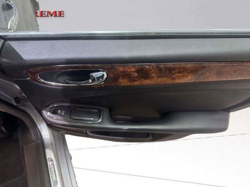 Used 2008 Jaguar XJ8 RWD image 32