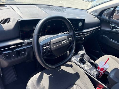 Used 2026 Kia Sportage LX w/ LX Convenience Package FWD image 4