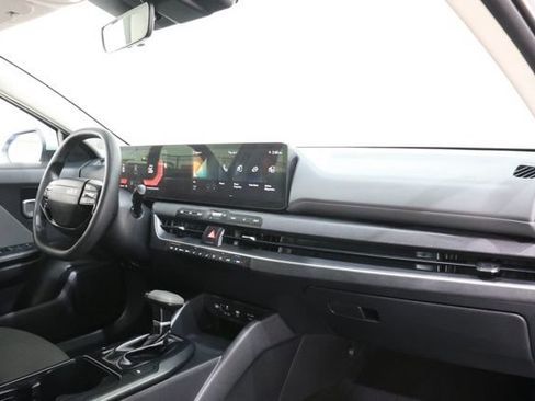 Used 2025 Kia K4 FWD image 16