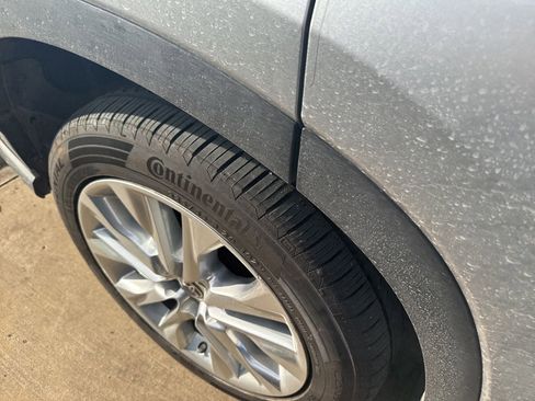 Used 2022 Toyota Highlander Limited FWD image 4