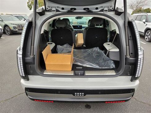 New 2026 Hyundai Ioniq 9 Calligraphy image 17