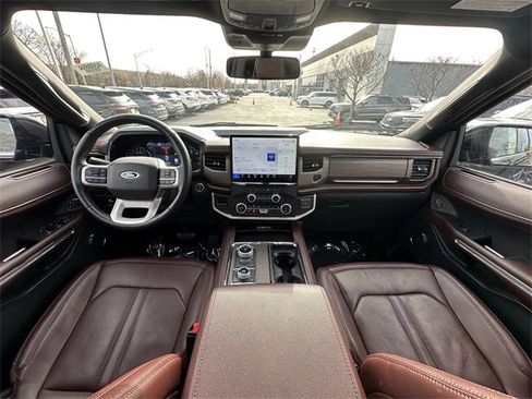 Certified 2022 Ford Expedition Limited image 3