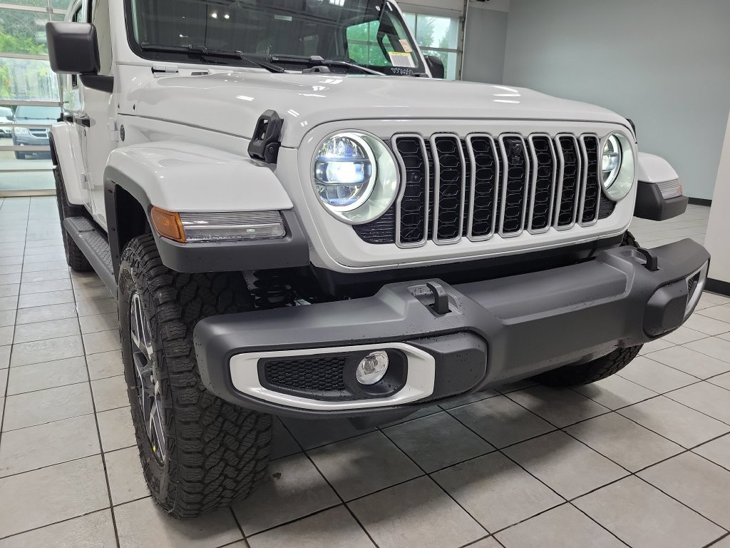 New 2026 Jeep Wrangler Unlimited Sahara w/ Technology Group AWD/4WD image 16