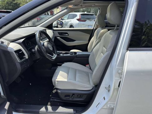 Used 2021 Nissan Rogue SV w/ Premium Package AWD/4WD image 11