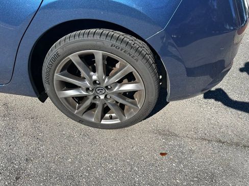 Used 2018 MAZDA MAZDA3 Grand Touring w/ Premium Equipment Package image 9