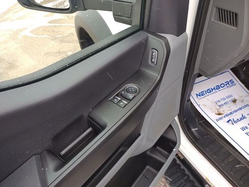 Used 2024 Ford F550 4x4 Regular Cab Super Duty image 11