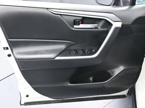 Used 2025 Toyota RAV4 XLE w/ Convenience Package FWD image 12