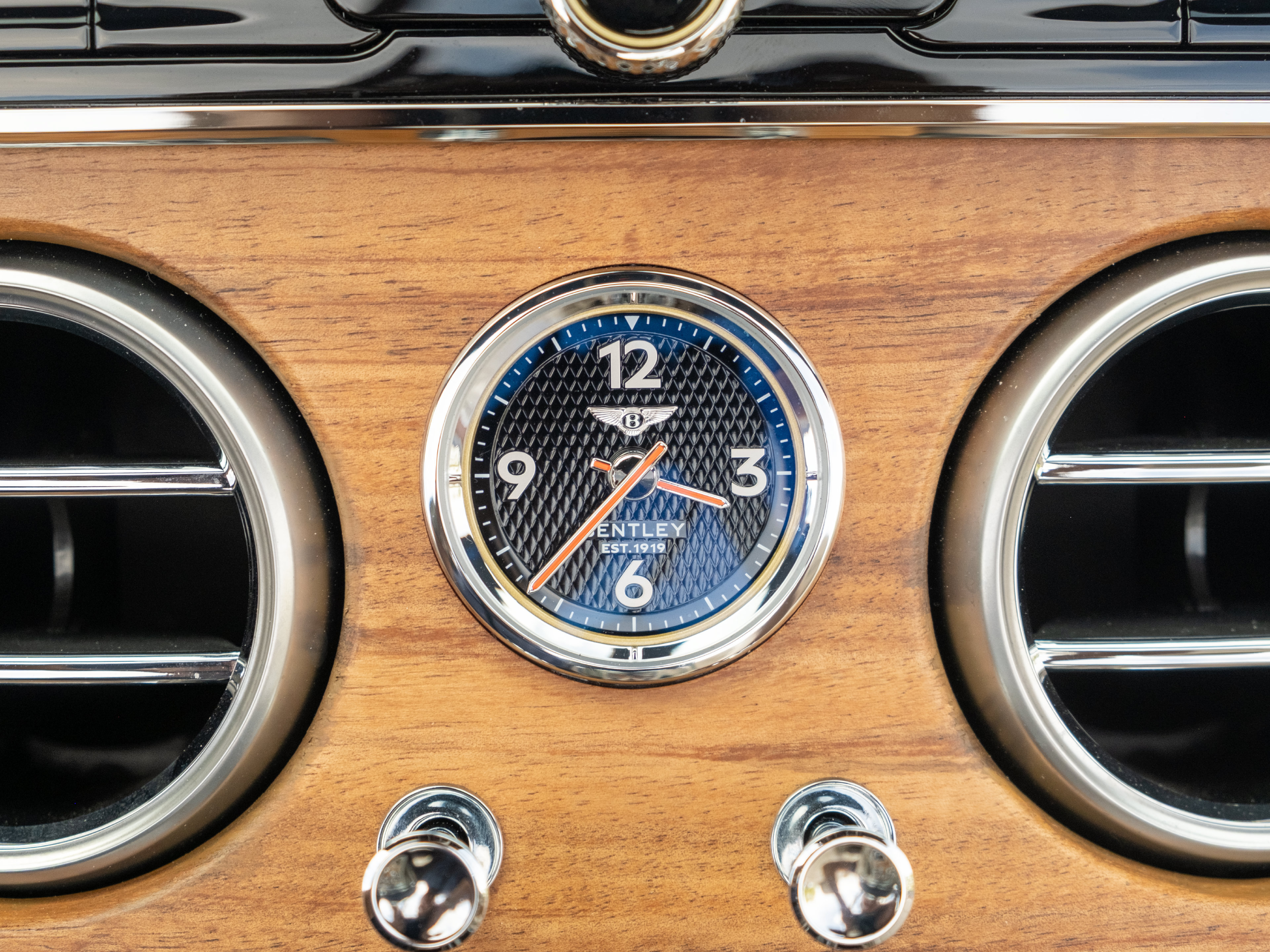 Used 2024 Bentley Continental GT AWD/4WD image 39