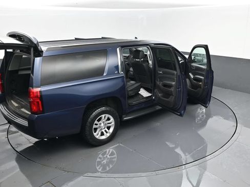 Used 2017 Chevrolet Suburban LT AWD/4WD image 30