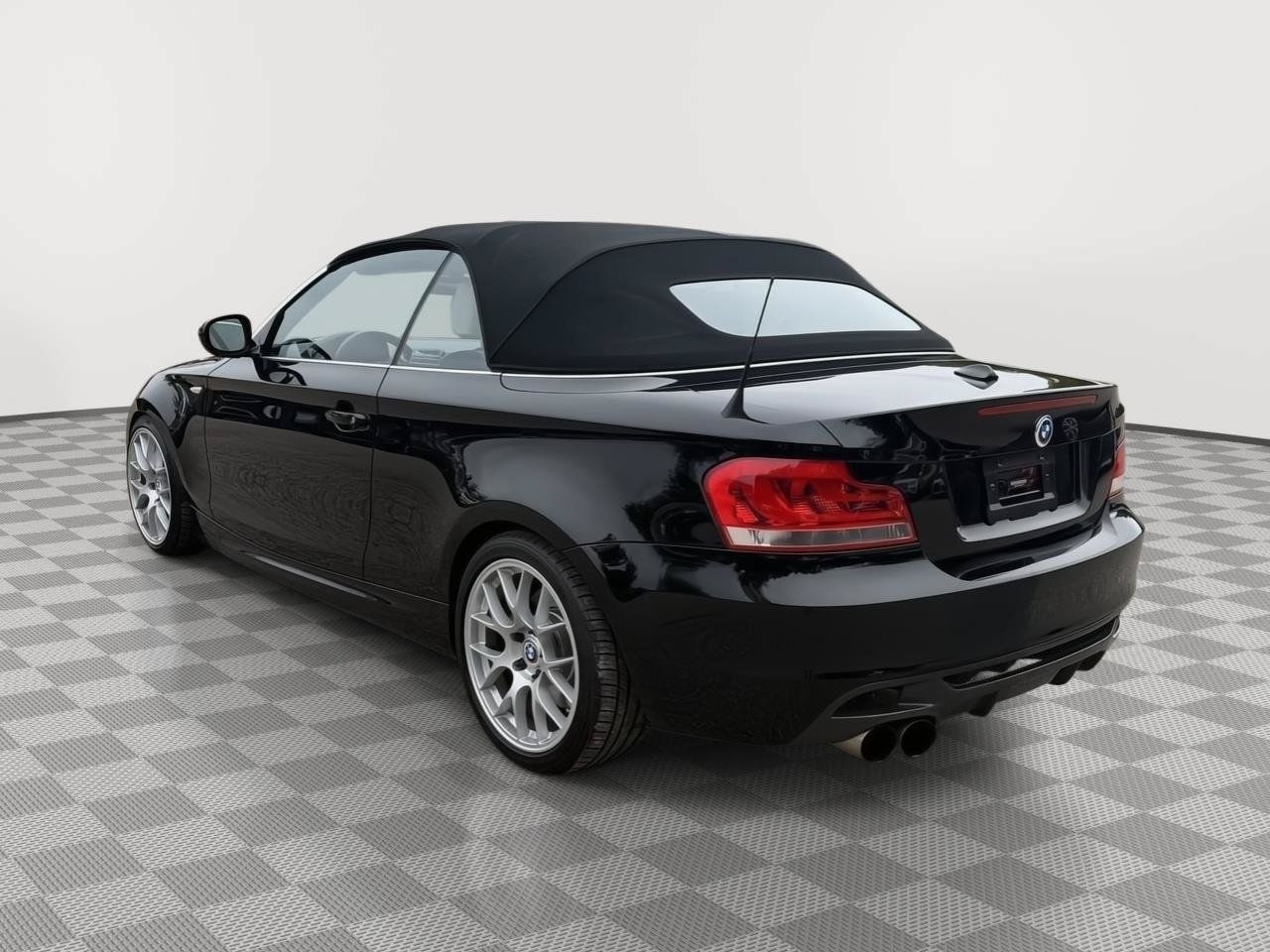 Used 2013 BMW 135i Convertible RWD image 3