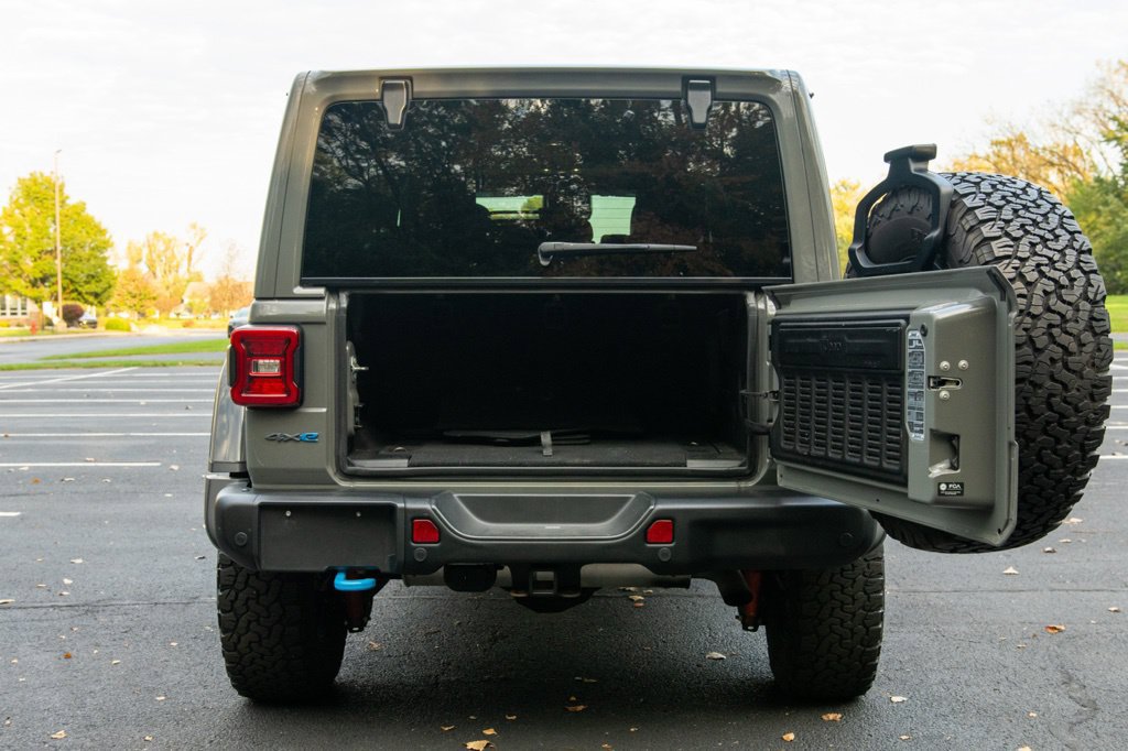 Used 2021 Jeep Wrangler Unlimited Rubicon 4xe w/ Steel Bumper Group AWD/4WD image 12