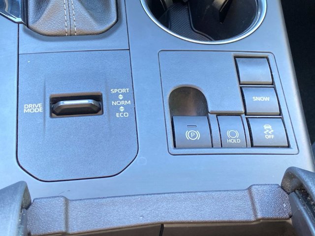 Used 2023 Toyota Highlander XLE FWD image 28