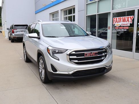 Used 2019 GMC Terrain SLT FWD image 2