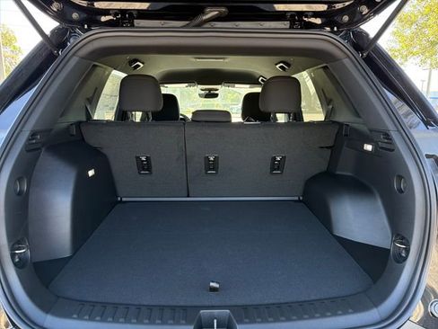 New 2026 Chevrolet Equinox LT w/ Safety and Technology Package FWD image 11