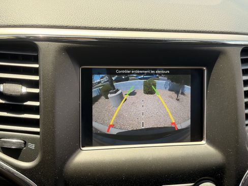 Used 2019 Jeep Grand Cherokee Laredo RWD image 22