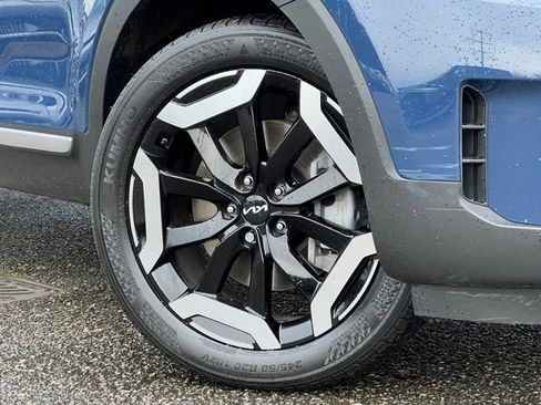 Certified 2023 Kia Telluride S image 2