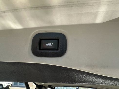 Used 2016 Nissan Rogue SL AWD/4WD image 12
