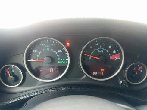 Used 2012 Jeep Wrangler Unlimited Rubicon image 14