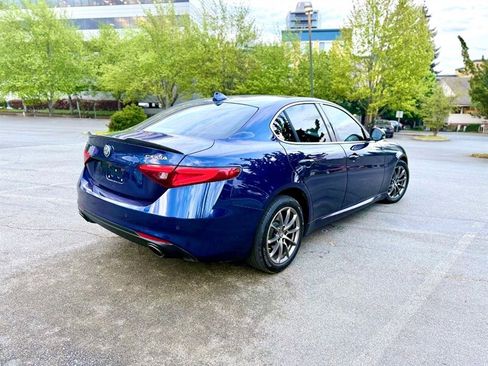 Used 2017 Alfa Romeo Giulia AWD image 7