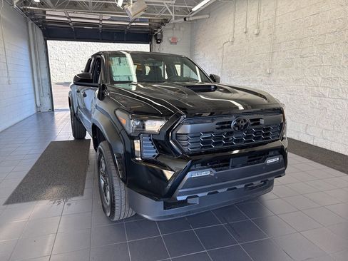 New 2026 Toyota Tacoma SR5 image 2