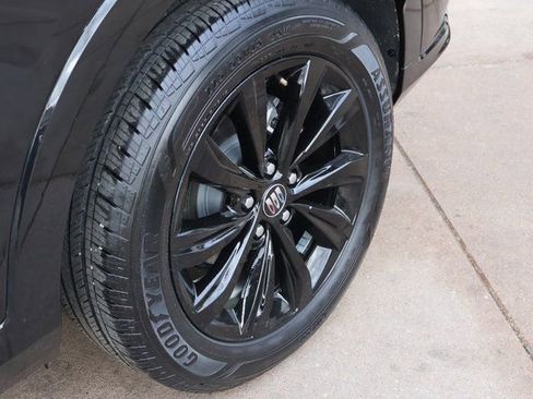 Certified 2025 Buick Envista Sport Touring FWD image 39