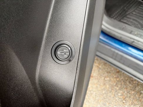Certified 2023 Chevrolet Equinox LT FWD image 25