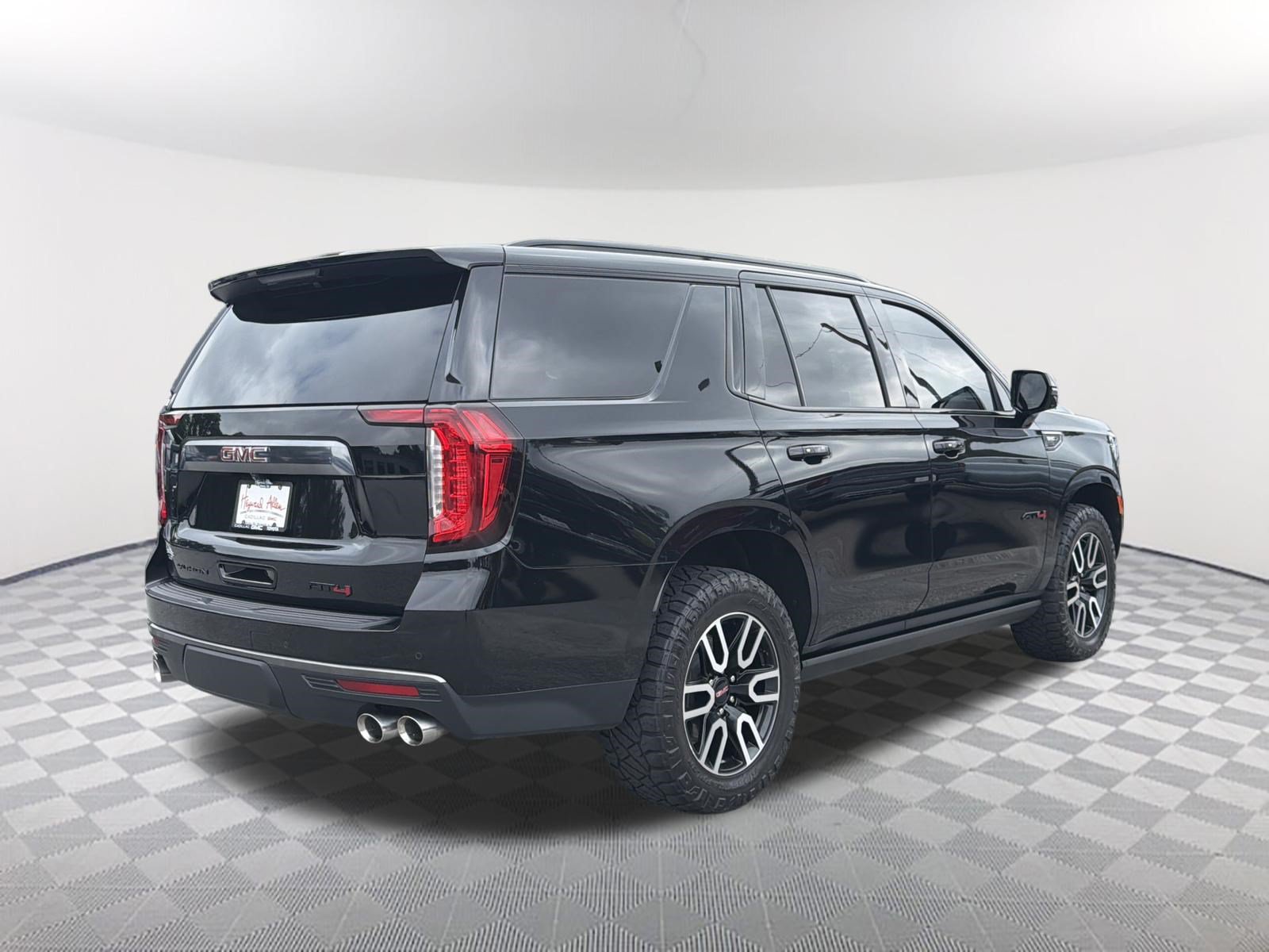 Certified 2023 GMC Yukon AT4 w/ AT4 Premium Plus Package AWD/4WD image 6