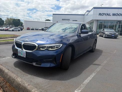 Used 2019 BMW 330i xDrive Sedan w/ Premium Package AWD/4WD image 2