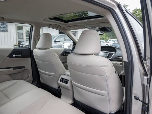 Used 2017 Honda Accord EX-L image 42